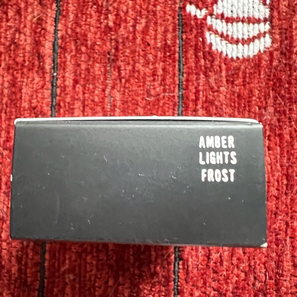 ❤️NEW MAC EYESHADOW .. shade is AMBER LIGHTS FROST❤️ - Picture 2 of 2